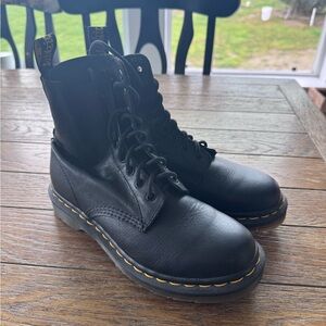 Dr. Martens 1460 Pascal Virginia boot